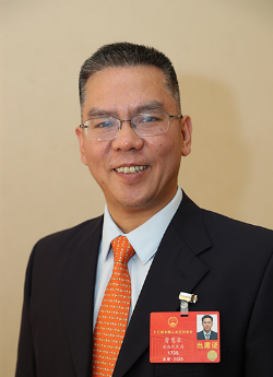 全国人大代表、湖南省工信厅厅长曹慧泉