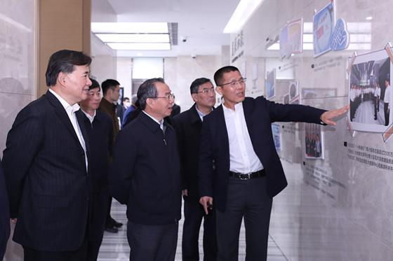 上海市政协委员赴市大数据中心调研