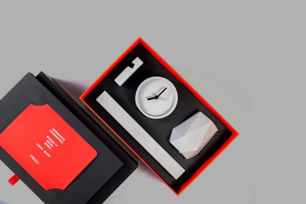 点击进入看图评论 大数据时代,5G手机的新风向:大胆创新