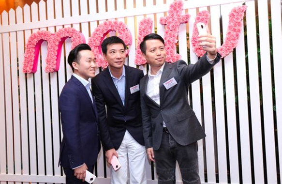 美图上市近5年:丢了手机、错失短视频,如今买币自救