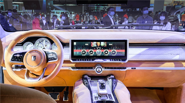 坦克700正式亮相!动力碾压奔驰V8 大G