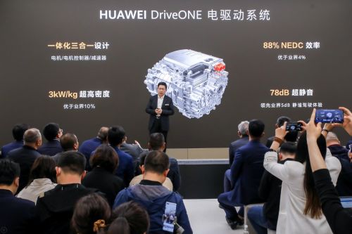 赛力斯华为智选SF5入驻华为旗舰店 将通过华为零售渠道销售