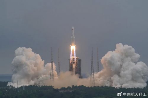 长征五号 B 遥二运载火箭末级残骸成功再入大气层,绝大部分烧蚀销毁