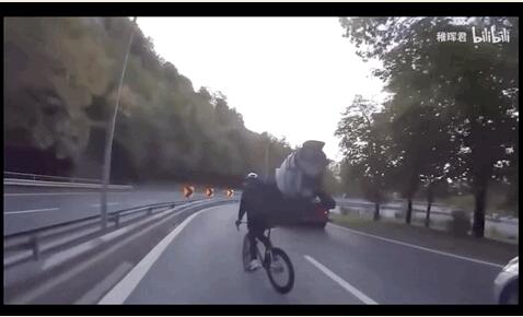 天才少年打造无人驾驶「自行车」,网友:特斯拉看了都流泪