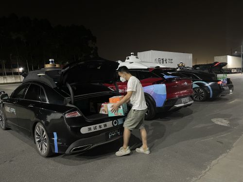 小马智行援助多台无人车待命南沙 为物资运输做准备