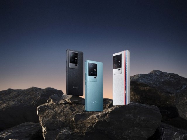 200W 超快闪充2K直屏旗舰iQOO 11S登场 售价3799元起